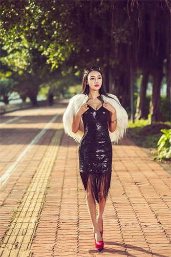 施媚时令衍小说
