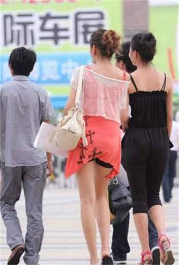 青梅竹马在密室弄到漫画