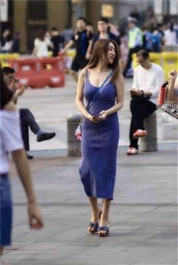 一念执着是轻尘的意思