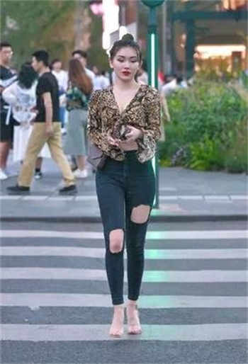 他强行占有了她的第一次