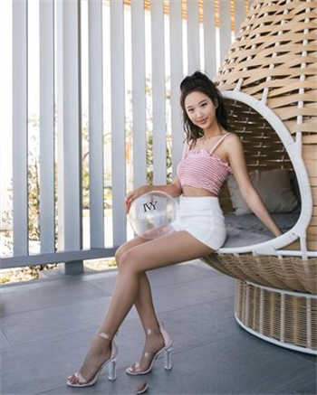 活烤整个女人